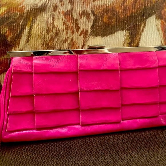 Chinese Landry Clutch - Picture 1 of 5